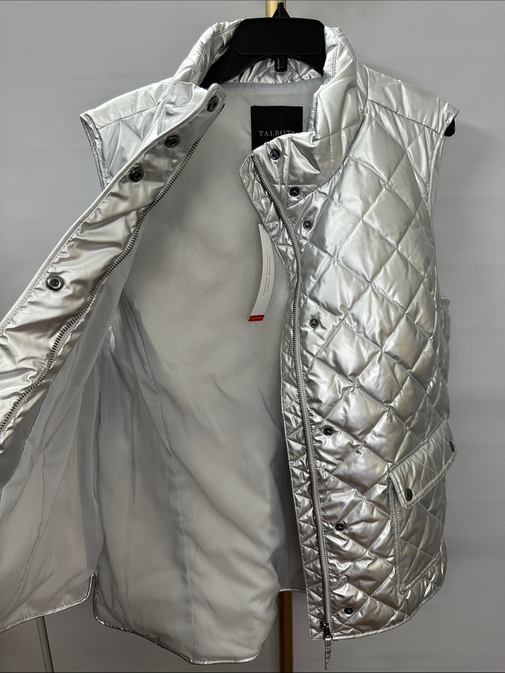 NWT Talbots Puffer Vest Silvertone Poly Down Zip Snap Closure Pockets Size 2X - Picture 2 of 9